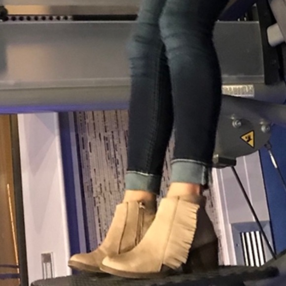 Tan fringe detail ankle booties - Picture 6 of 6